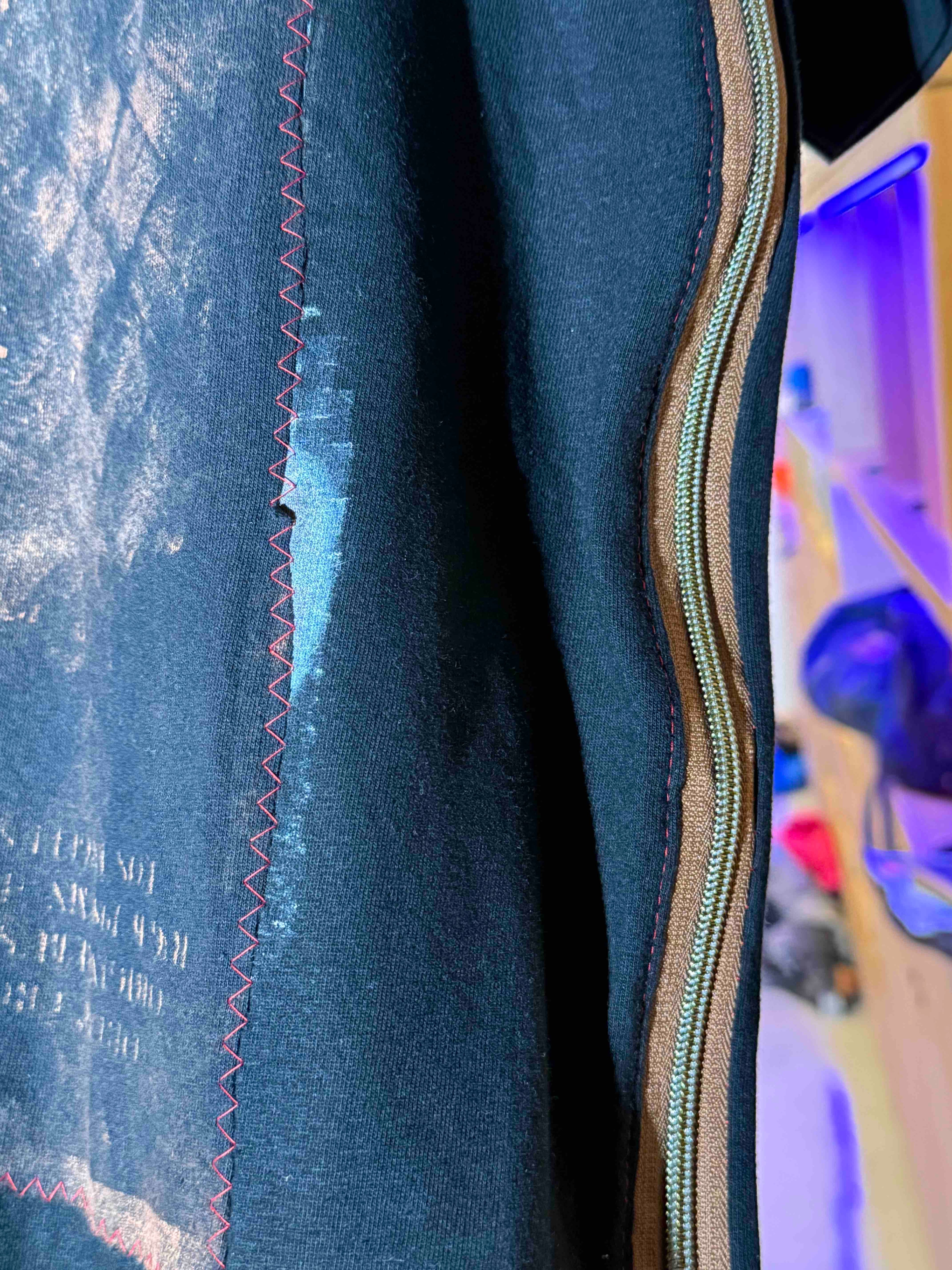 BIG NET PATCH ZIPPER TEE (1/1)