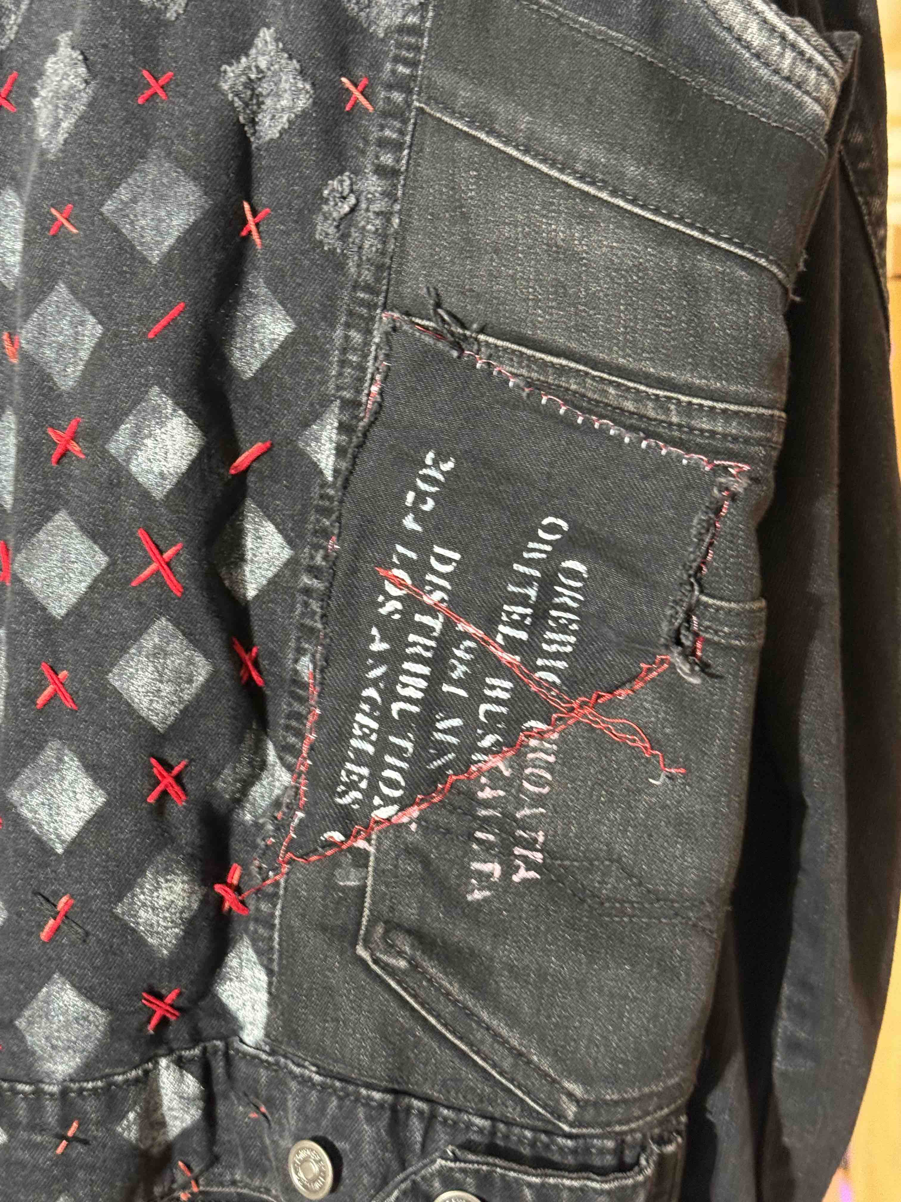 BLACK DIAMOND FADE SASHIKO RED STITCH DENIM TRUCKER JACKET (1/1)