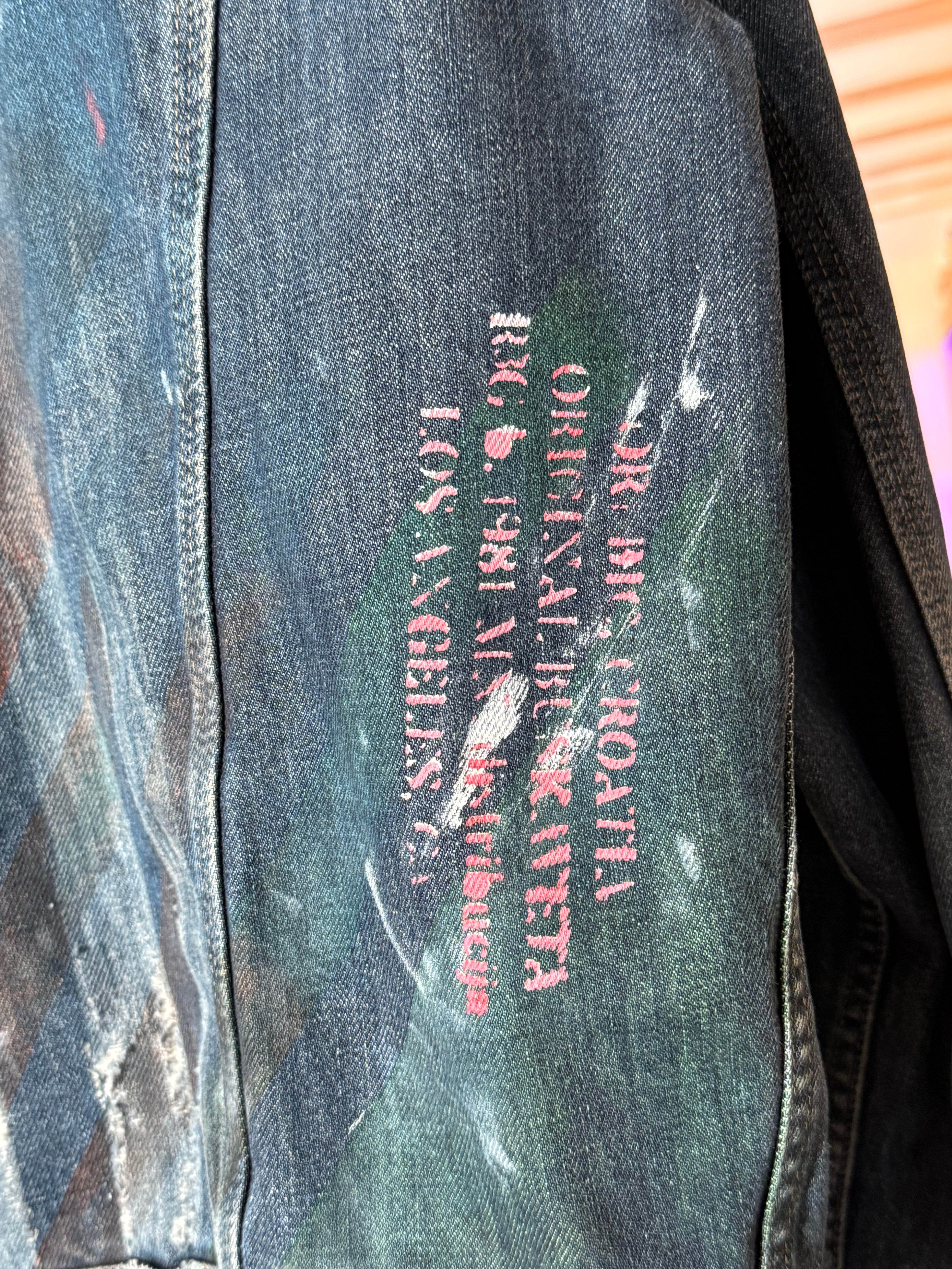 DISTRESSED STRIPED BLUE DENIM TRUCKER JACKET (1/1)