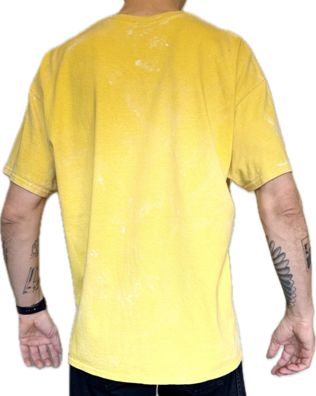 YELLOW ACID WASH FADED CHANDELIER T-SHIRT (1/1)