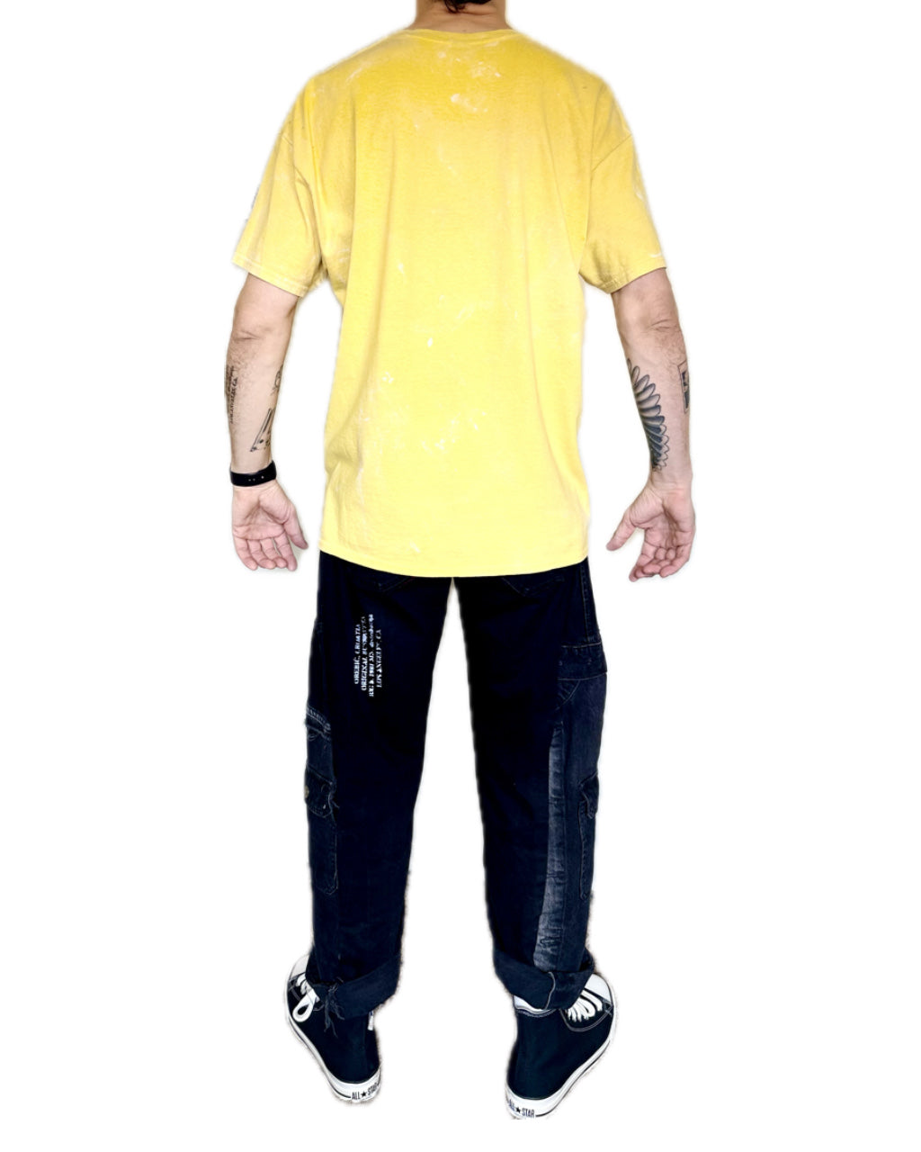 YELLOW ACID WASH FADED CHANDELIER T-SHIRT (1/1)