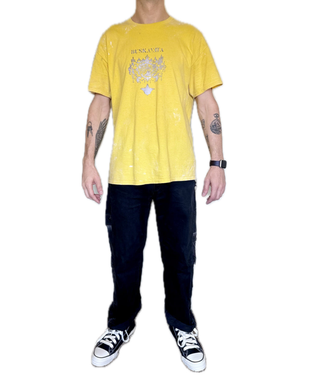 YELLOW ACID WASH FADED CHANDELIER T-SHIRT (1/1)