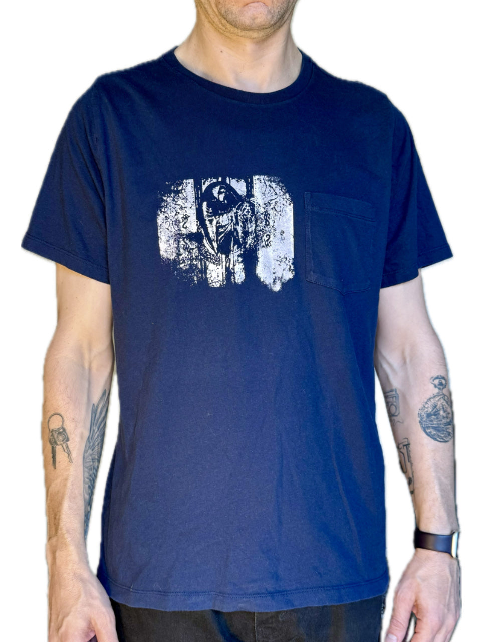 LA PREMIÈRE IDÉE ANGEL MUSE DARK BLUE POCKET T-SHIRT