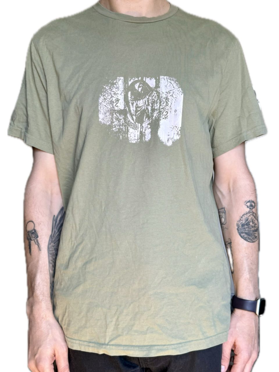 LA PREMIÈRE IDÉE ANGEL MUSE ORIGIN LOGO GREEN TAN T-SHIRT
