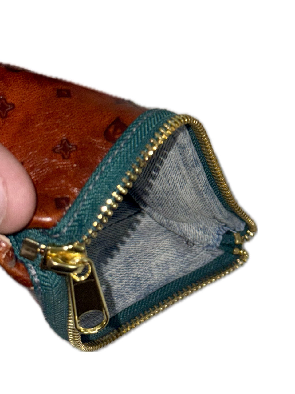 DESIGNER MONOGRAMMED LEATHER WALLET DENIM LINER GREEN ZIPPER (1/1)