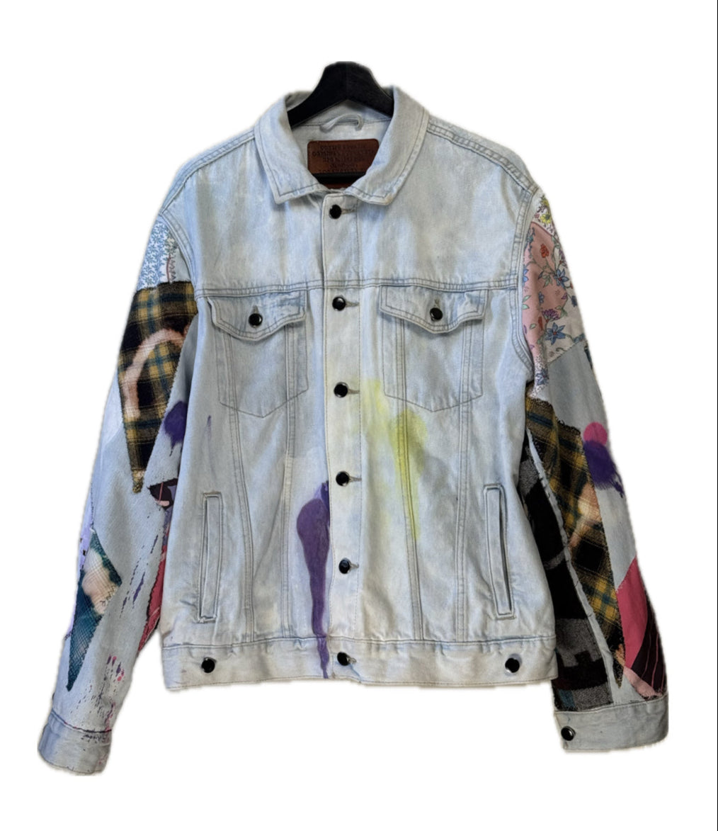 LIGHT BLUE ACID WASH PATCHWORK ARM TRUCKER JACKET (1/1)