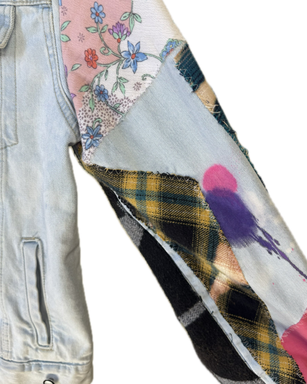 LIGHT BLUE ACID WASH PATCHWORK ARM TRUCKER JACKET (1/1)