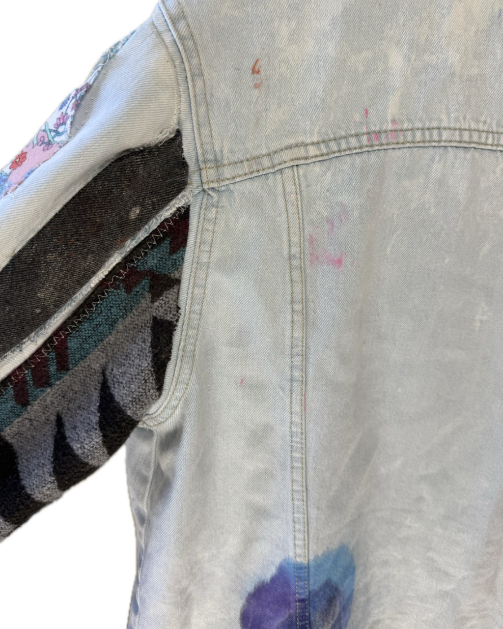 LIGHT BLUE ACID WASH PATCHWORK ARM TRUCKER JACKET (1/1)