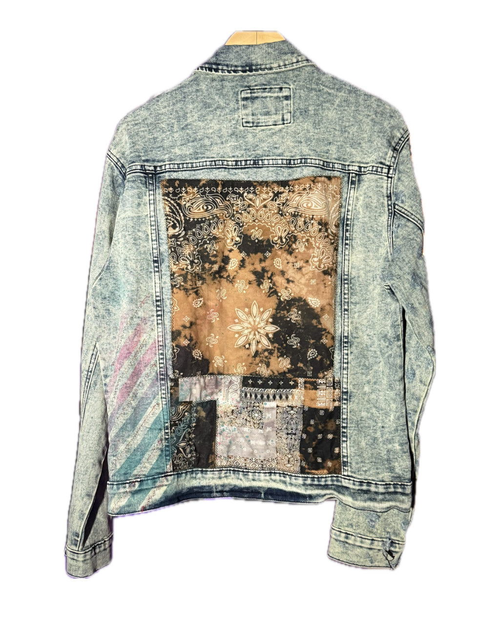 UNIQUE DIAMOND DISTRESSED DENIM JACKET (1/1)
