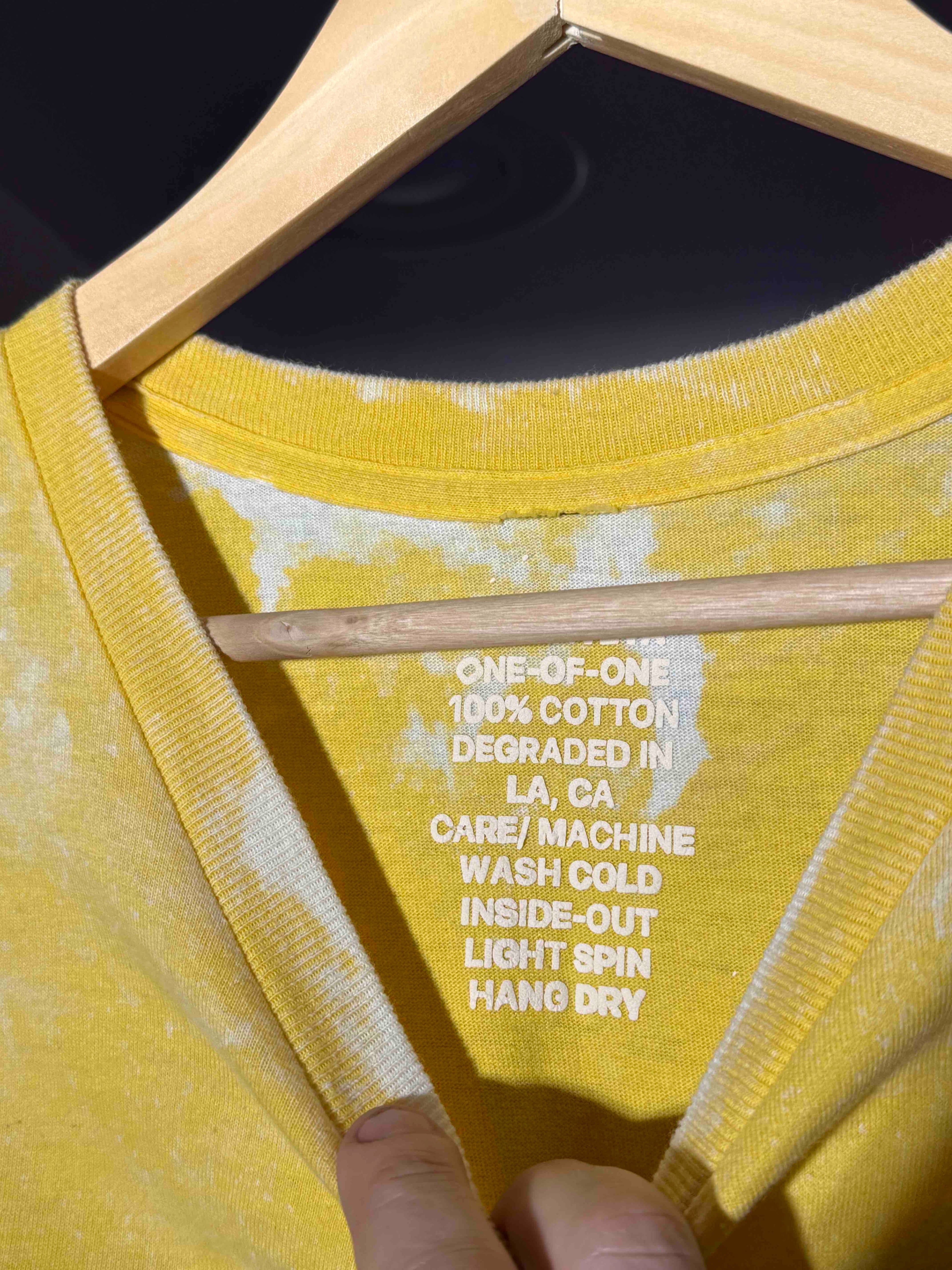 YELLOW TRI-LOGO DISTRESSED TEE (1/1)